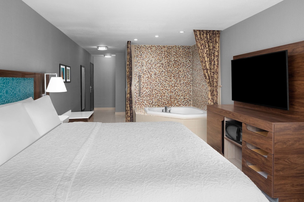 Hampton Inn Phoenix Biltmore - photo 23