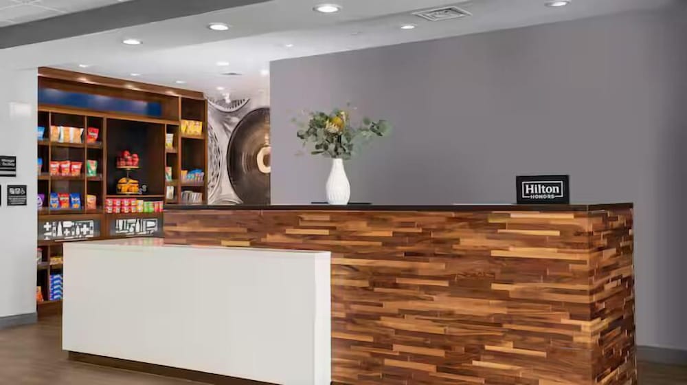 Hampton Inn & Suites by Hilton Maui North Shore - photo 2