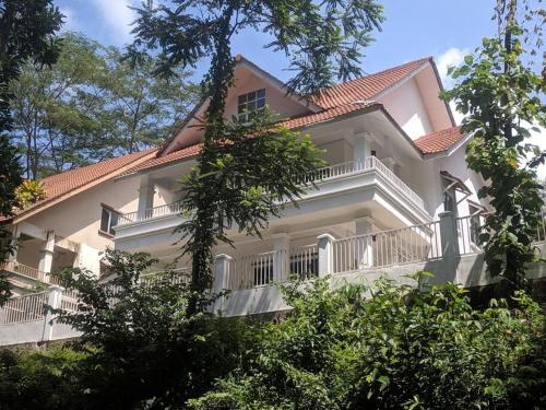 Mini Golf Templer Villa — 4-Star Luxury Hotel in Rawang, Malaysia