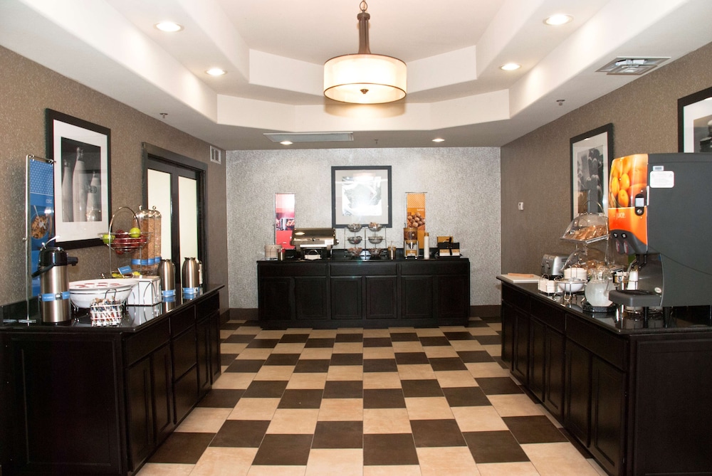 Hampton Inn Maumelle AR - photo 26