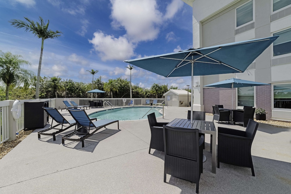 Hampton Inn Port Charlotte - photo 24