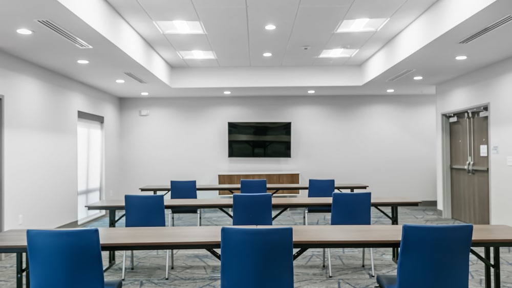 Holiday Inn Express & Suites Nokomis Sarasota South by IHG - photo 23