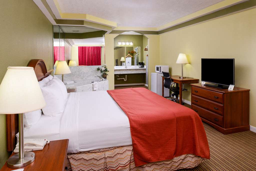 Americas Best Value Inn & Suites Waller Prairie View - photo 8