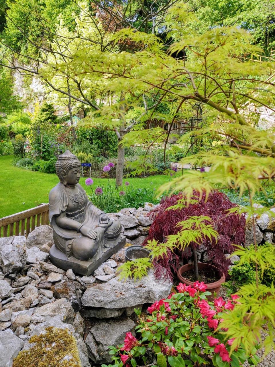 Cascades Gardens — 4-Star Luxury Hotel in Matlock, United Kingdom