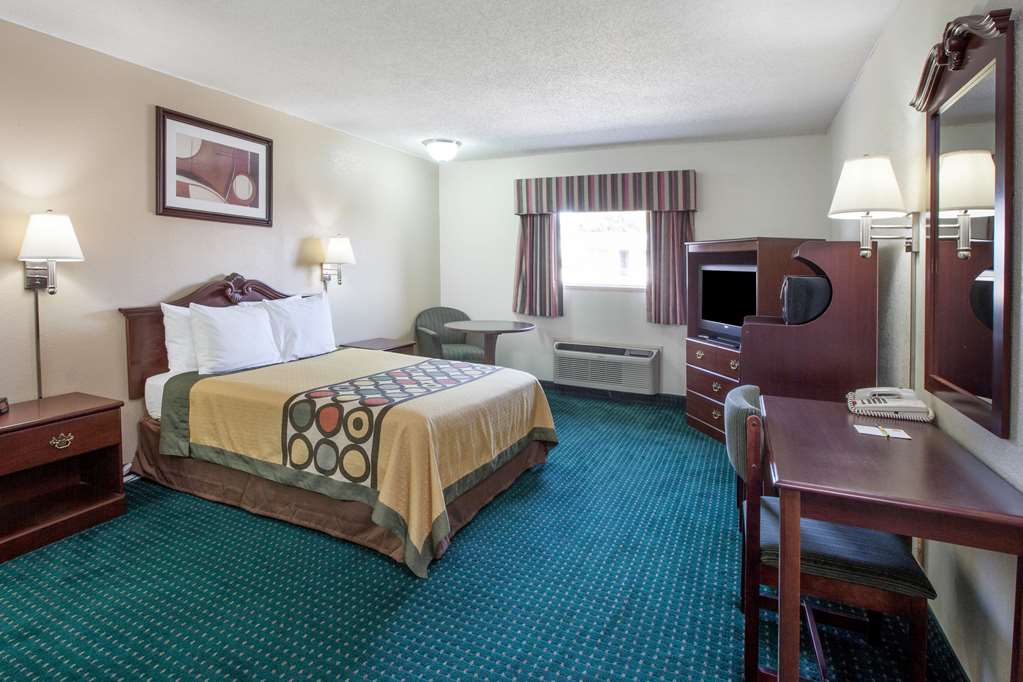 Super 8 by Wyndham Clinton Oklahoma - photo 5
