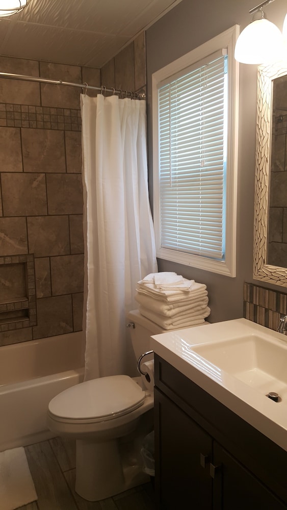 Tower Extended Stay Suites - photo 17