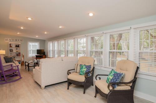Bill's Place by Oak Island Accommodations - photo 29