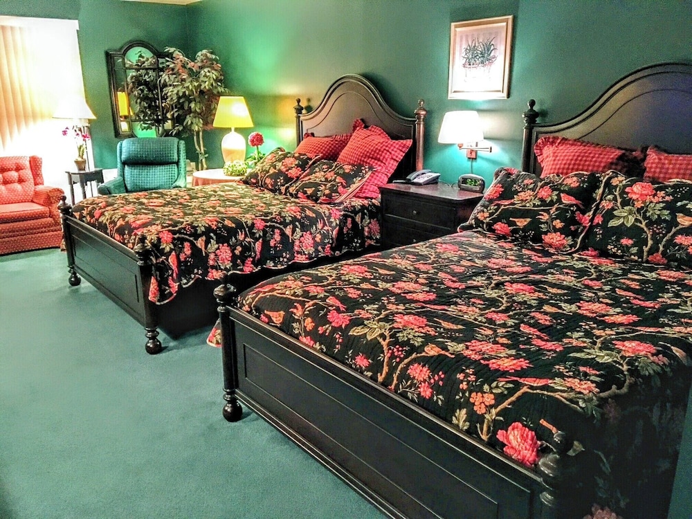 Victorian Inn Elkhart Lake Wisconsin - photo 19