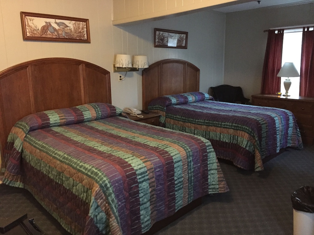 Phillips Historic Motel & Cottages - photo 22