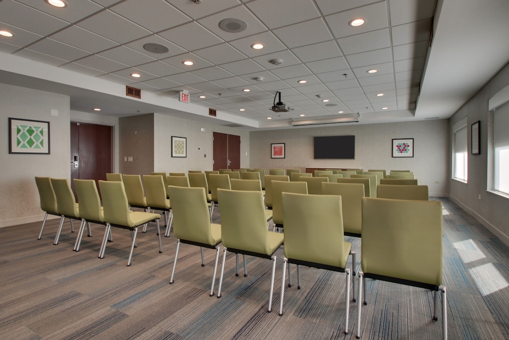 Holiday Inn Express & Suites Aurora Naperville by IHG - photo 52