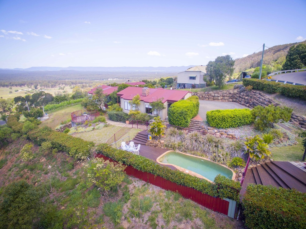 Bimbadeen Estate — 4-Star Luxury Hotel in Cessnock, Australia