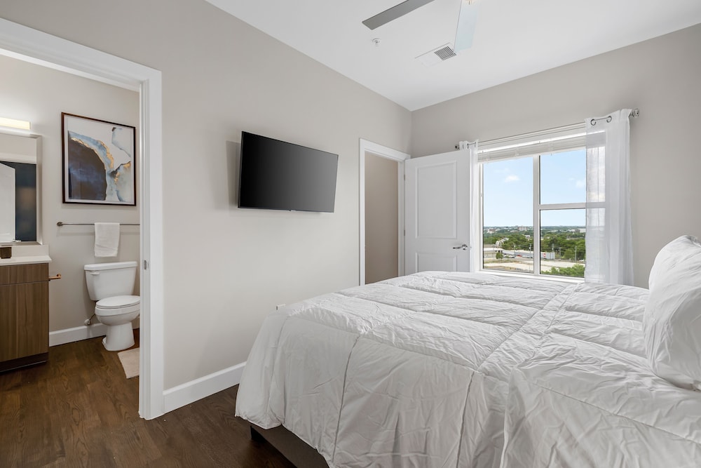 The Malibu Suite Penthouse The Gulch — 4-Star Luxury Hotel in Nashville, United States