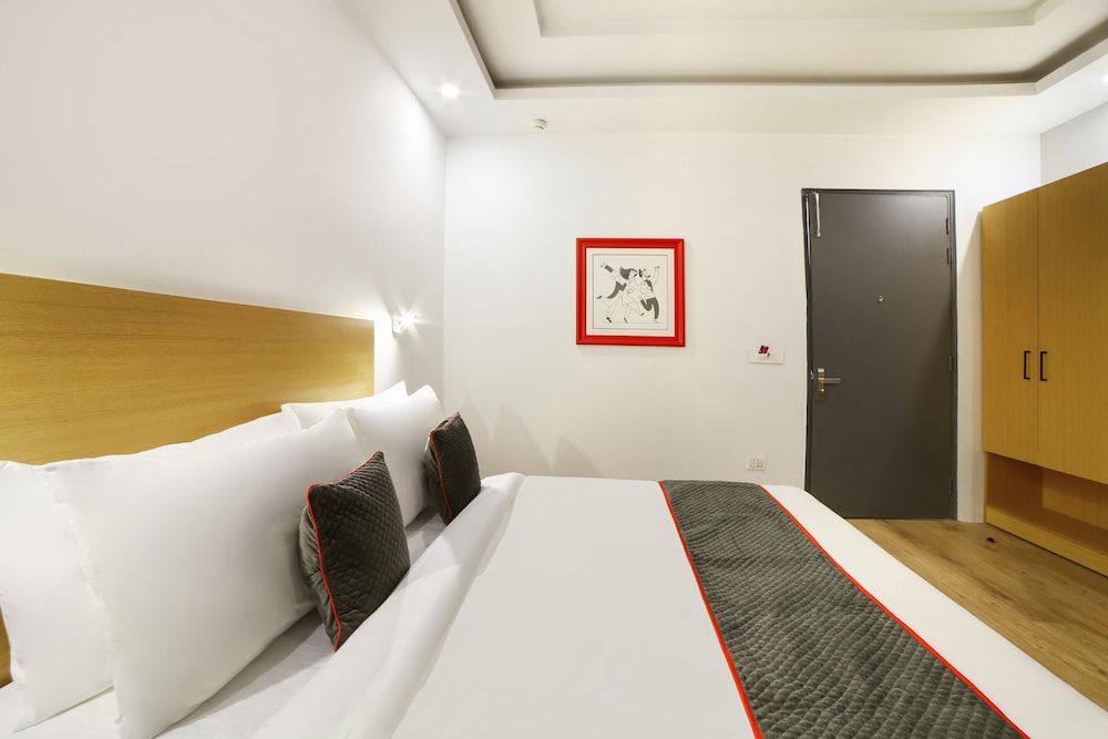 OYO Townhouse 120 Shushant Lok