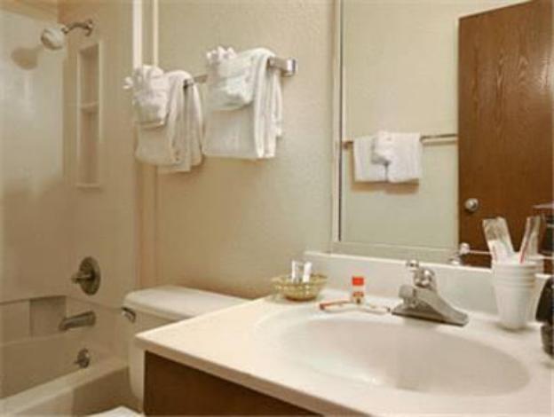 Super 8 by Wyndham Carlsbad - photo 18