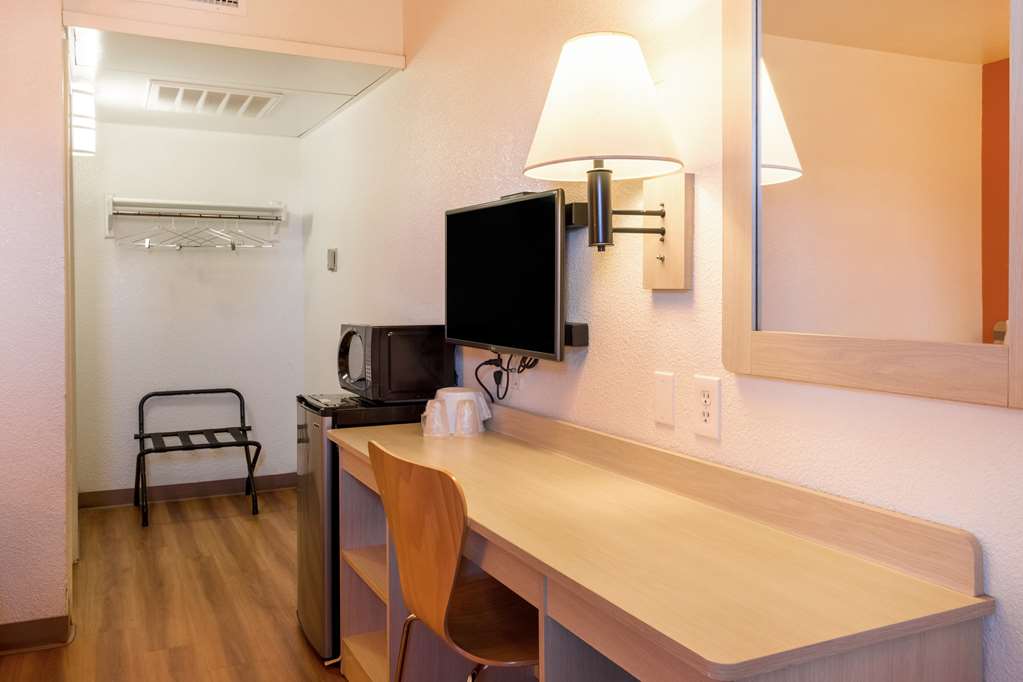 Motel 6 Mojave CA - photo 20