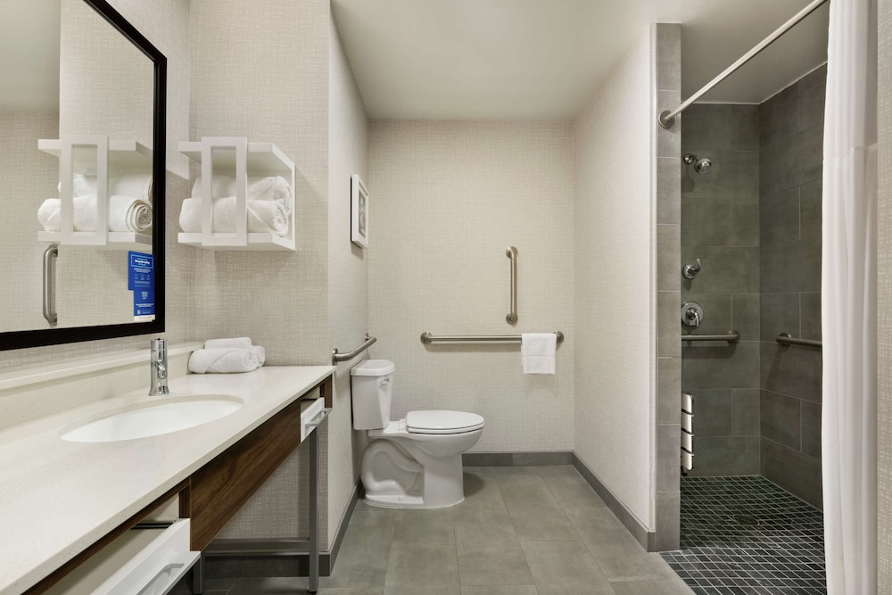 Hampton Inn & Suites Tacoma Puyallup - photo 21