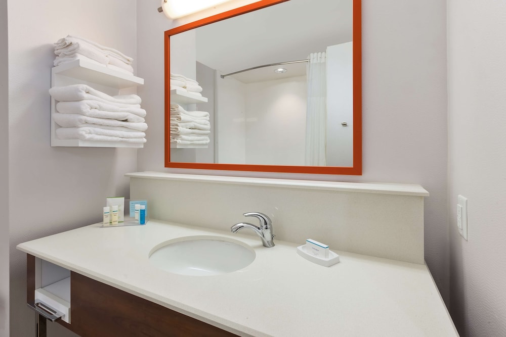 Hampton Inn & Suites Wells - photo 19