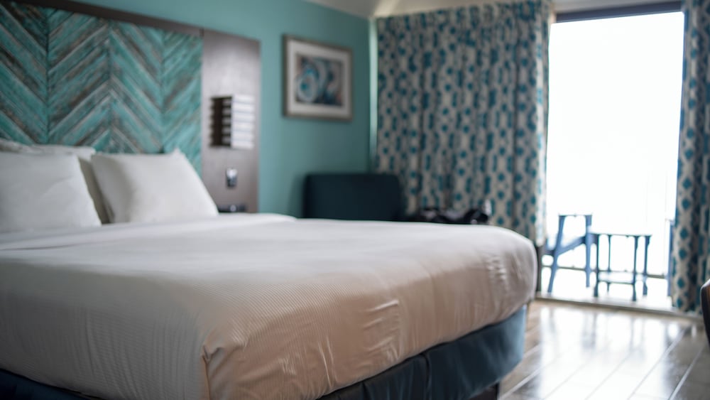 Crystal Coast Oceanfront Hotel - photo 8