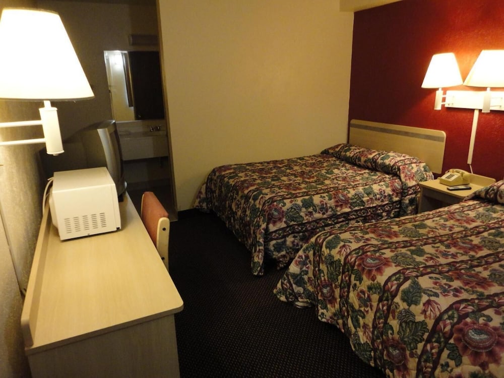Americas Best Value Inn Battle Creek - photo 13