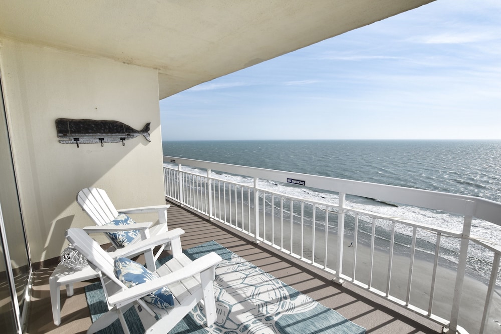 1201 Waters Edge Resort 3 Bedroom Condo by RedAwning - photo 29