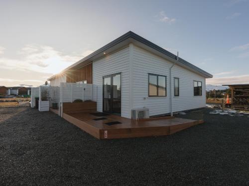 Entire Studio Rodman 18 newly furnished — 4-Star Luxury Hotel in Lake Tekapo, New Zealand