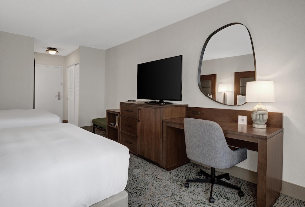 Hilton Arlington National Landing - photo 25