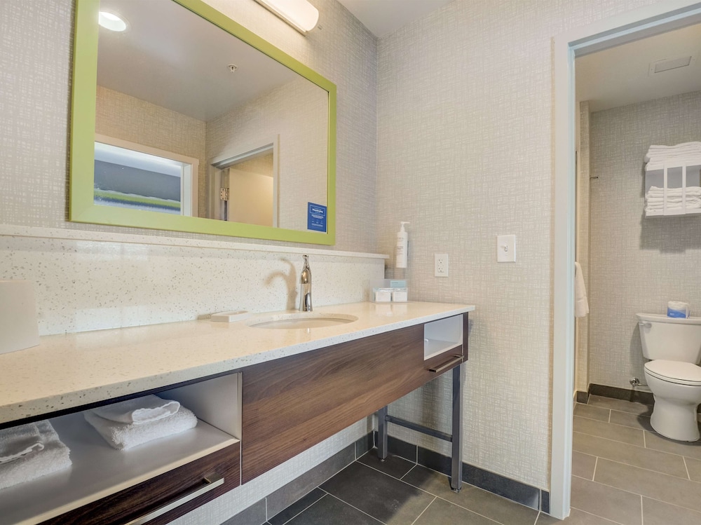 Hampton Inn and Suites Williamstown Ark Encounter - photo 15