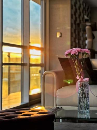 Black Pearl Amazing City View 130 sqm — 4-Star Luxury Hotel in Warsaw, Poland