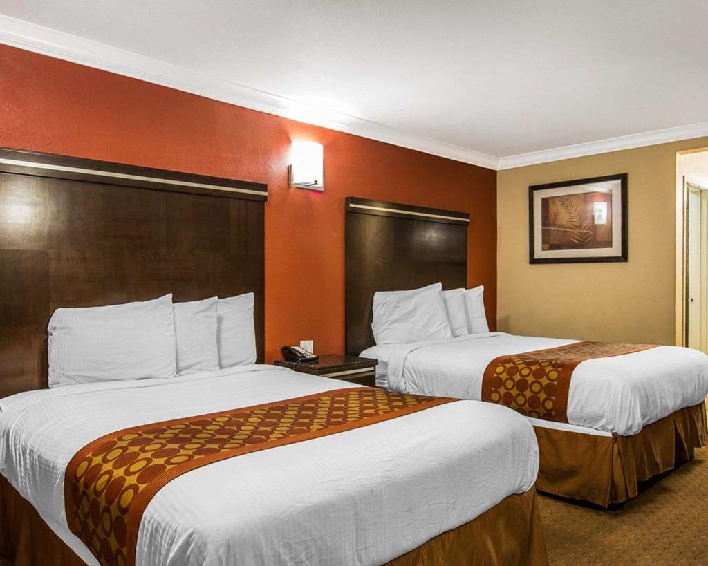 Rodeway Inn & Suites Corona - photo 15
