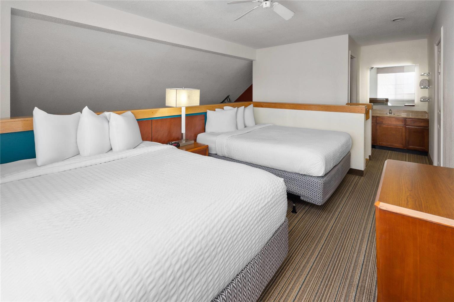 Hawthorn Suites by Wyndham Vienna Tysons Corner - photo 40