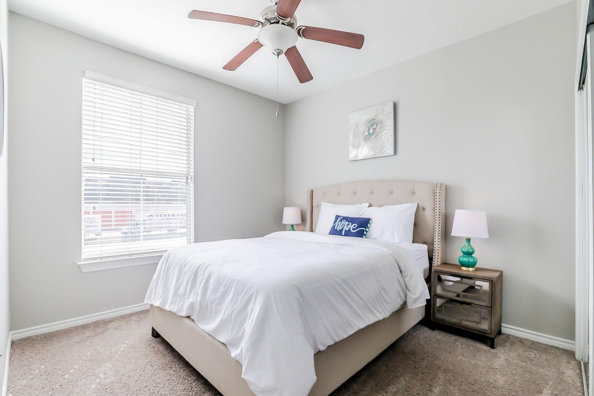 Modern Uptown Dallas Stay by Amyfinehouse - photo 14