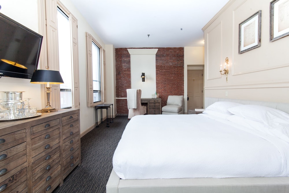 Garrison Inn Boutique Hotel - photo 12