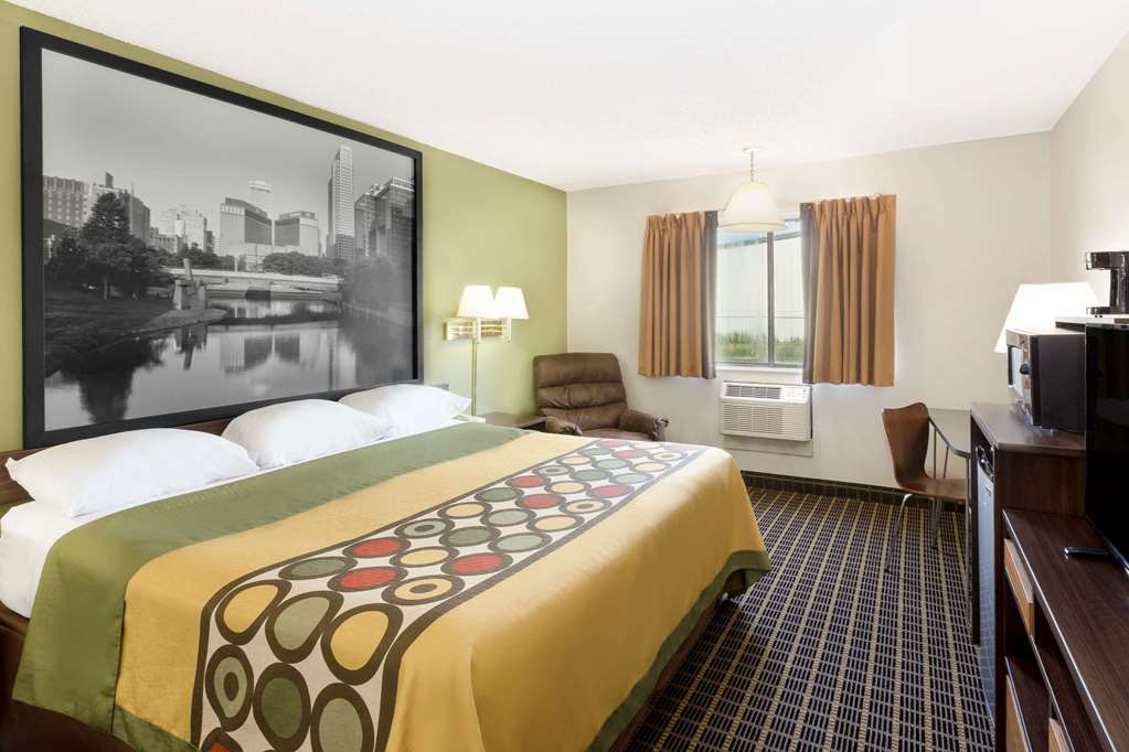 Super 8 by Wyndham Norfolk - featured photo