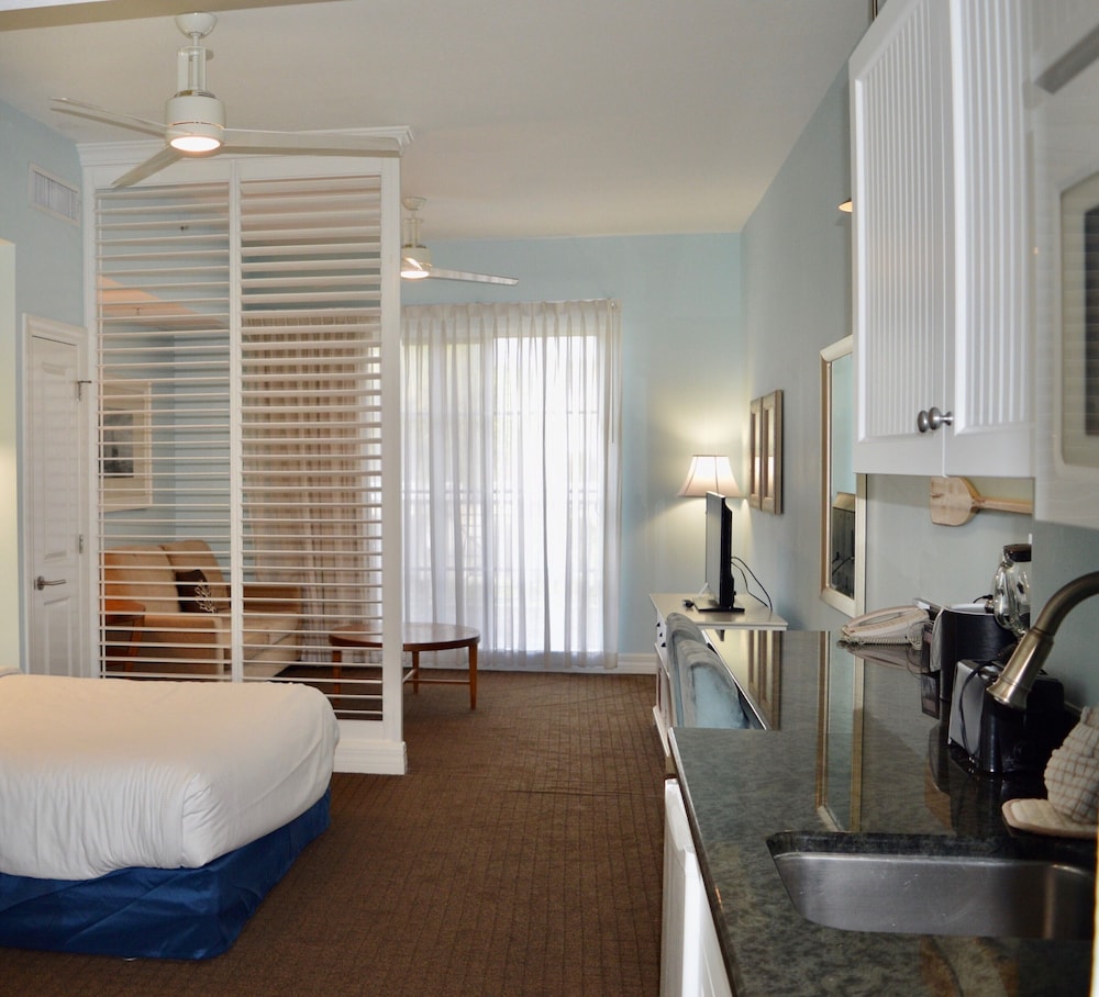 Harborside Suites at Little Harbor - photo 8