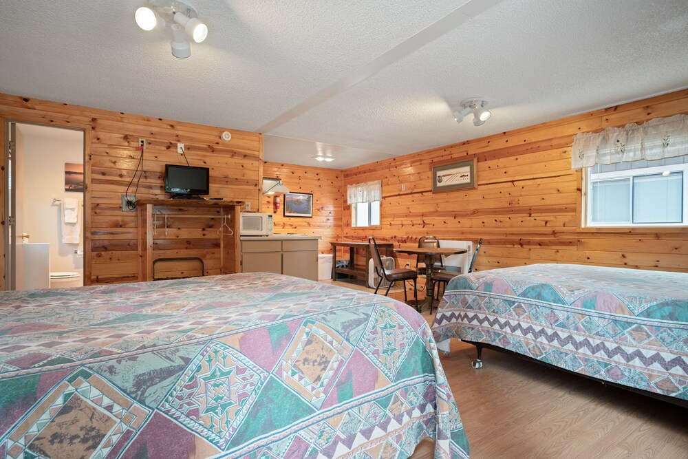 Crater Lake Resort - photo 13