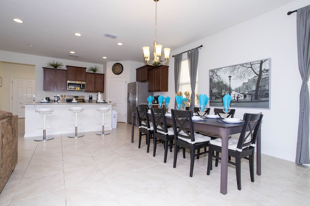 Gorgeous 5Bd w Pool & Jacuzzi @ Solterra Resort 6071 - photo 28