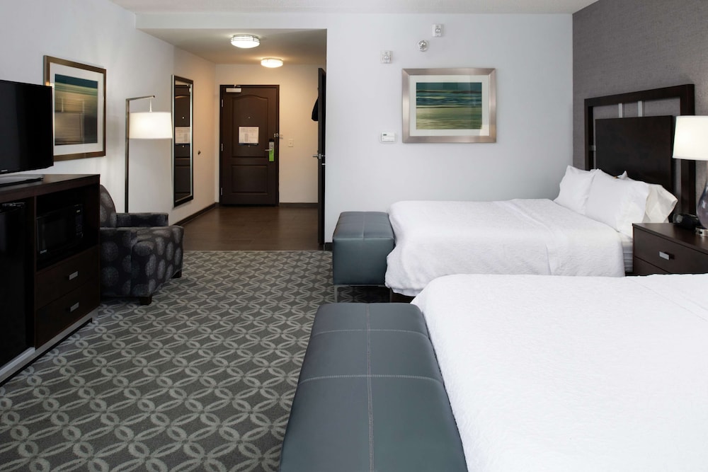 Hampton Inn & Suites Greensboro Coliseum Area - photo 26