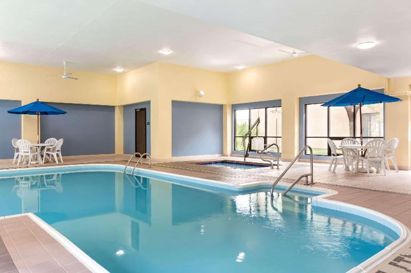 Days Inn by Wyndham Fargo West Acres - photo 16