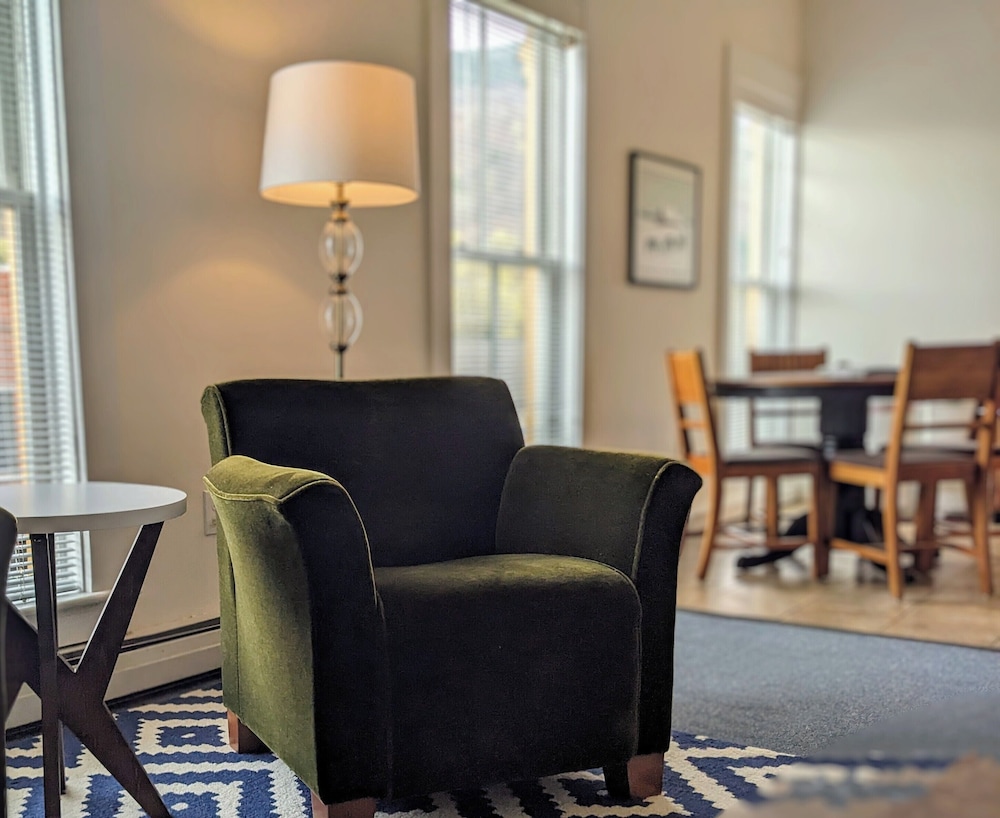 Bristol Suites - photo 35