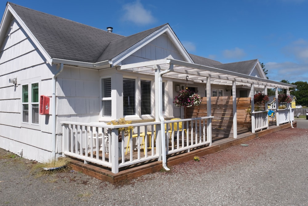 Boardwalk Cottages - photo 104