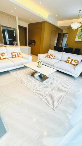 Executive Catchy Apartment With Scenic Views And Heated Swimming Pool