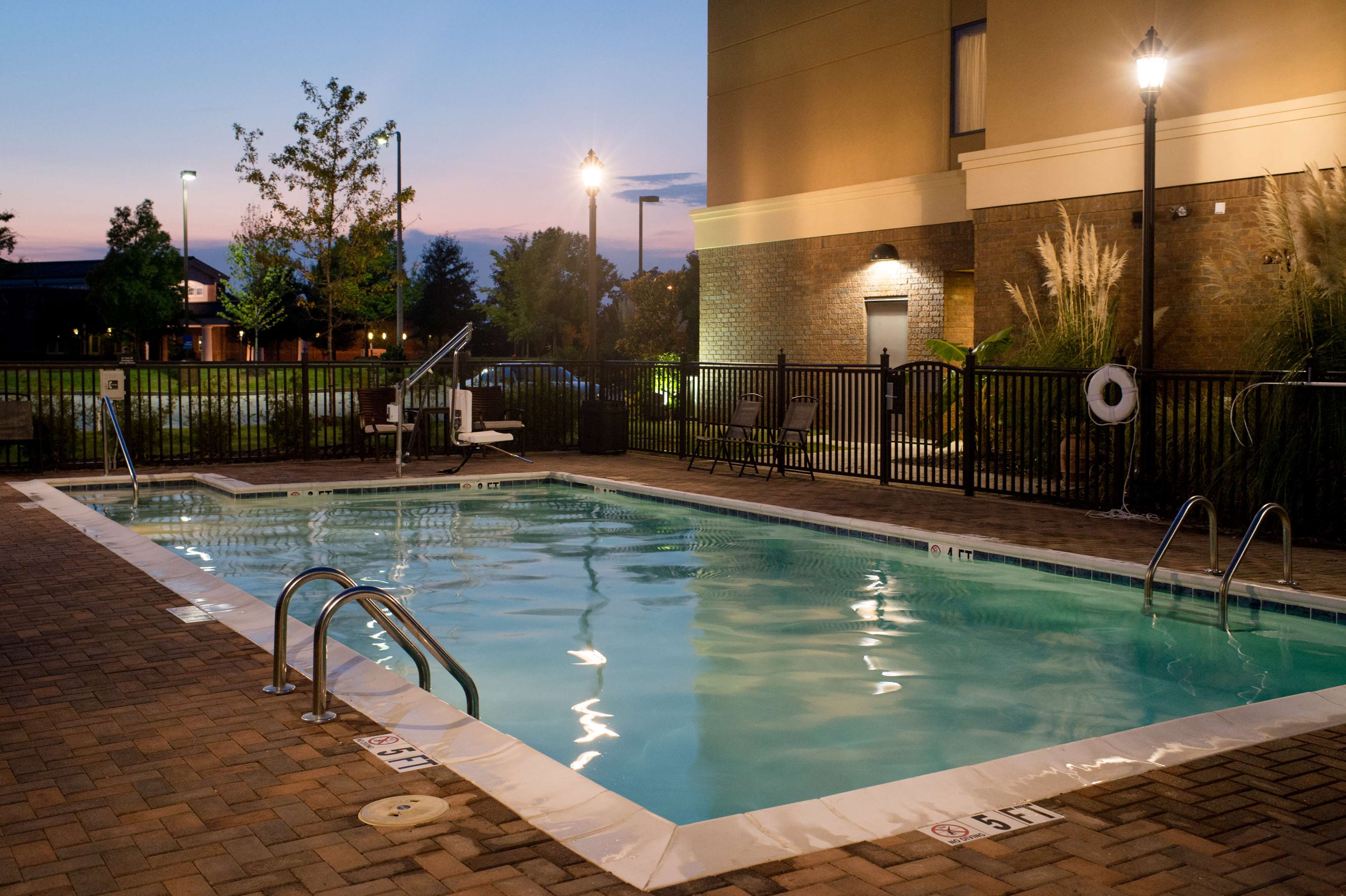 Hampton Inn Oxford Conference Center - photo 12