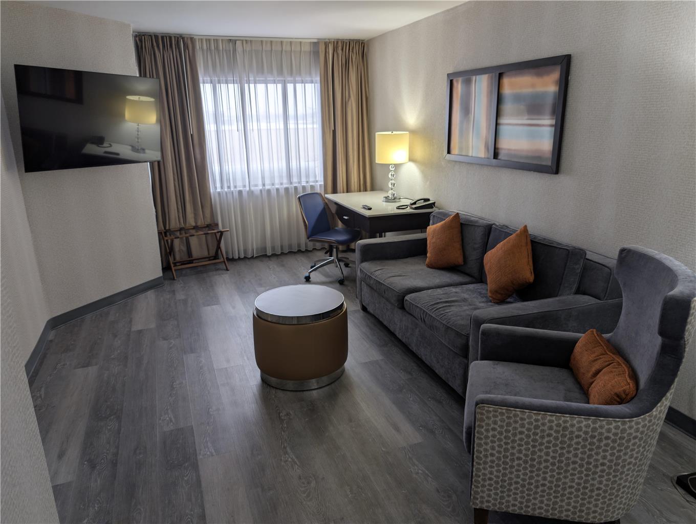 Best Western Plus Miamisburg Dayton Suites Banquets & Hotel - photo 7