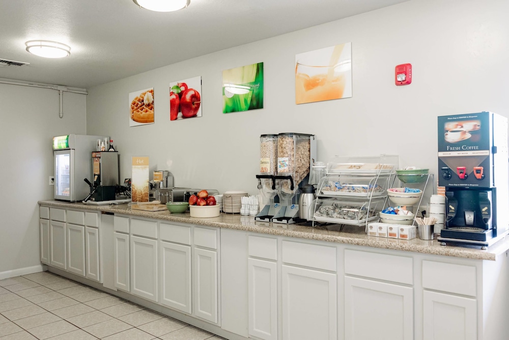 Quality Inn & Suites Lathrop South Stockton - photo 24