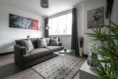Liverpool City Centre Modern Stylish Apartment — 4-Star Luxury Hotel in Liverpool, United Kingdom