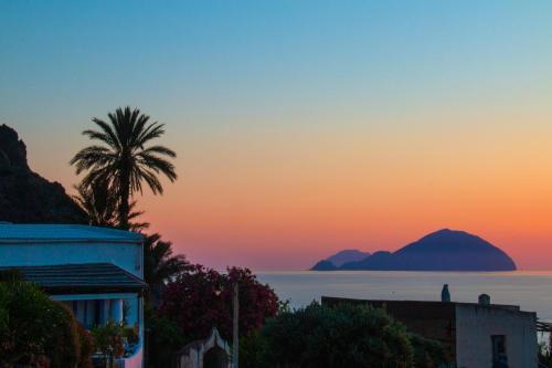 Agriturismo Al Cappero — 4-Star Luxury Hotel in Malfa, Italy