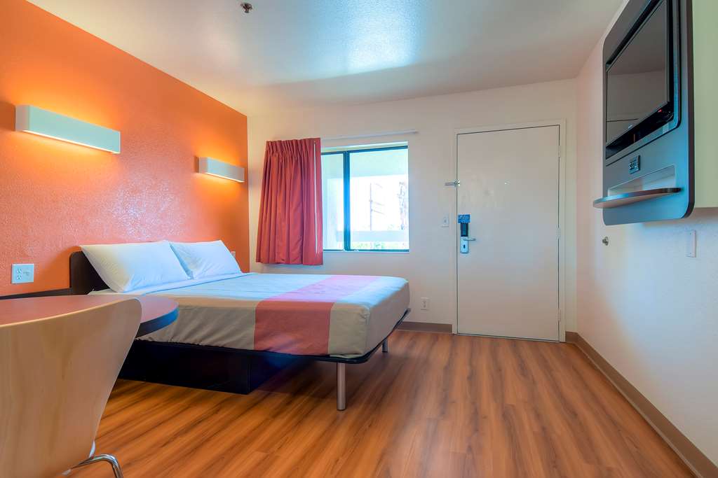 Motel 6 Palm Springs CA Downtown - photo 17