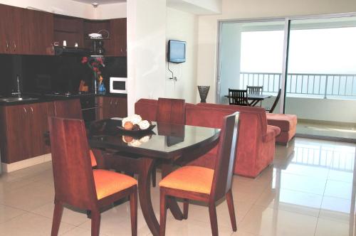 Apartamentos Palmeto Cartagena Nª3401 — 4-Star Luxury Hotel in Cartagena, Colombia