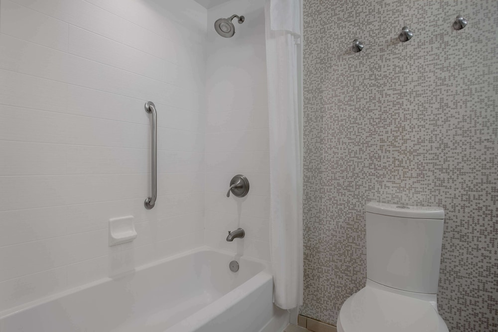 Home2 Suites By Hilton Destin - photo 37
