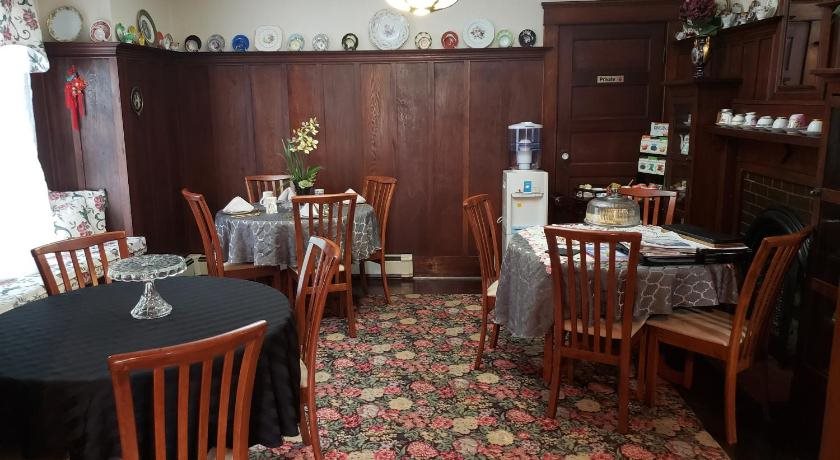 Colonial Charm Inn — 4-Star Luxury Hotel in Charlottetown, Canada